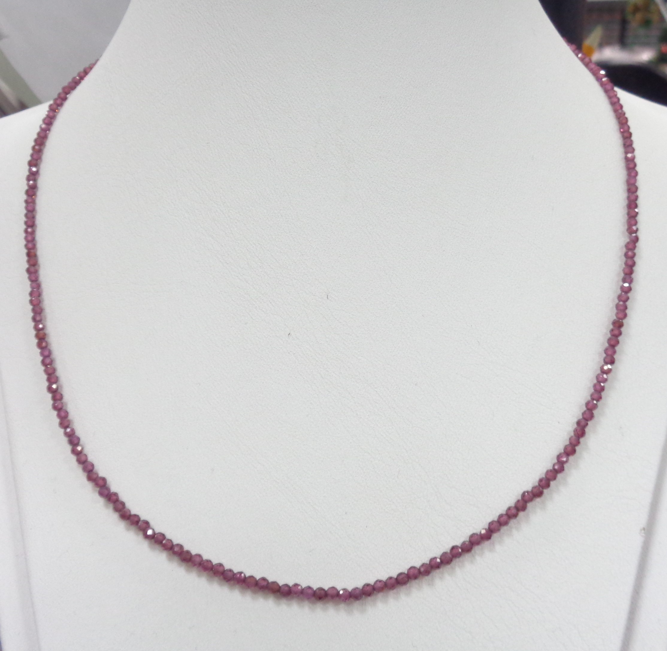 Бусы из граната